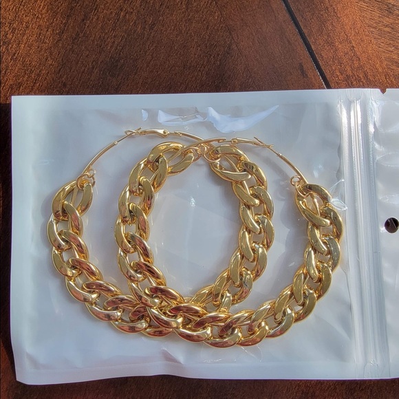 Gold Hoop earring - Picture 5 of 9